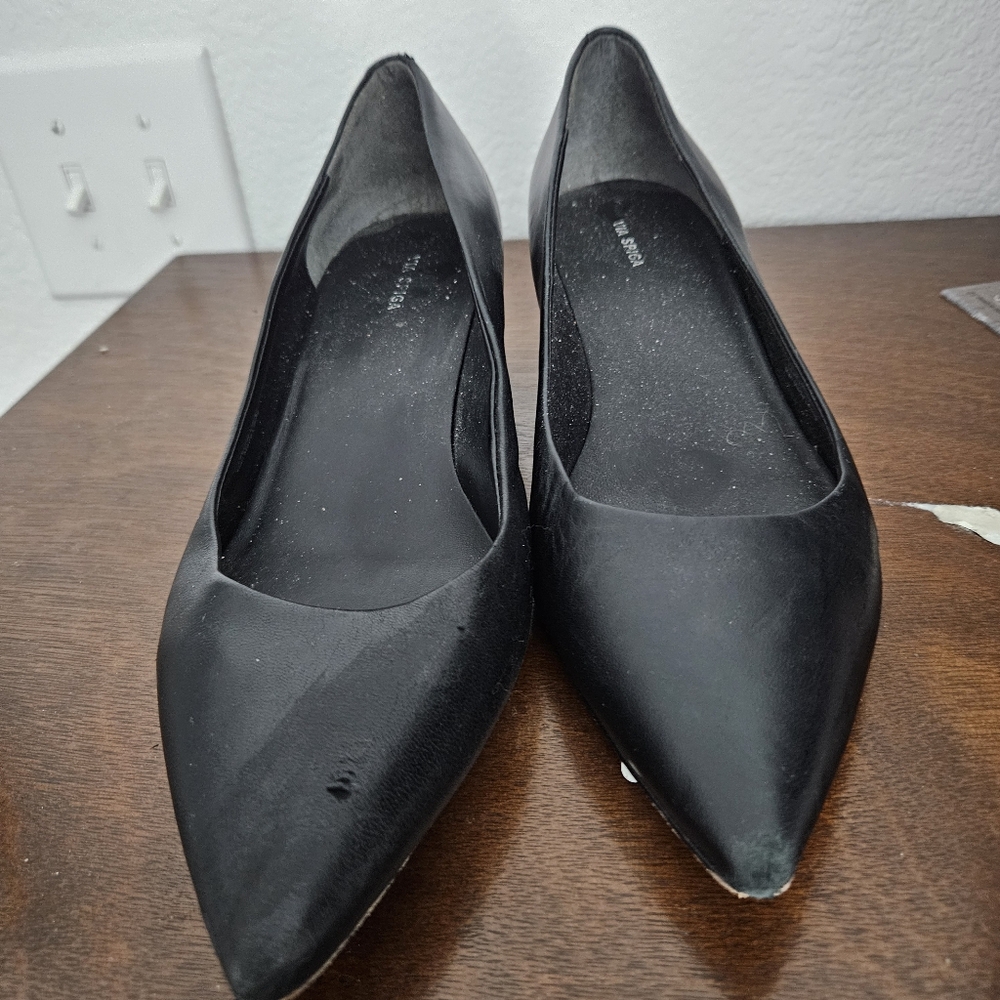 Via Spiga Black Pointed Toe Heels – Slightly Flawed